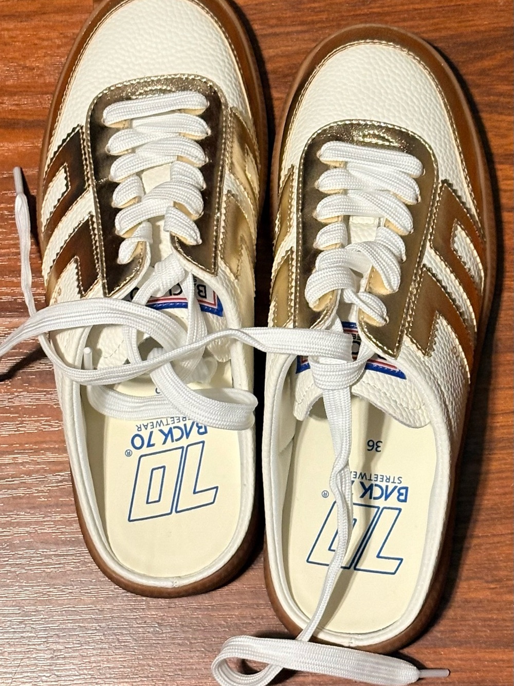 Back 70, Women's White and Metallic Gold Retro Sneaker